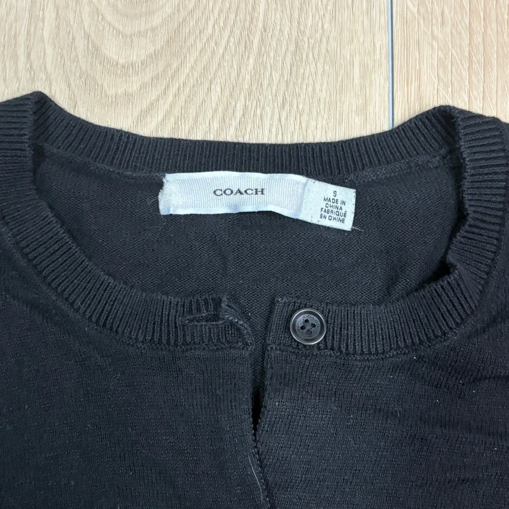 Coach button front